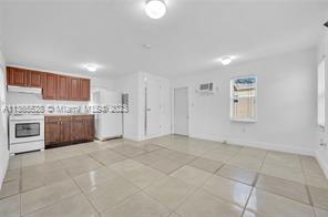 Foto del edificio - 1343 NE 110th Terrace