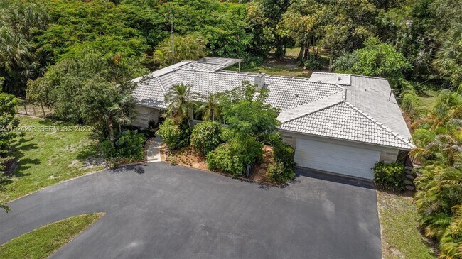 Foto del edificio - 4316 SW 6th St