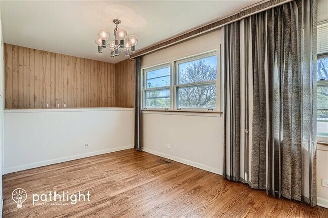 Foto del edificio - 8512 Frontage Road, Morton Grove, IL, 60053