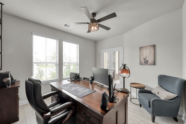 Building Photo - 241 Bright Blf Cir