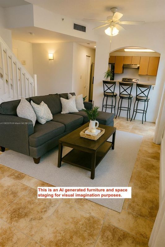 Foto principal - 357 N Royal Poinciana Blvd