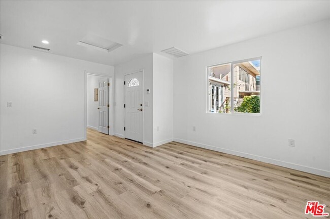 Building Photo - 4037 Madison Ave