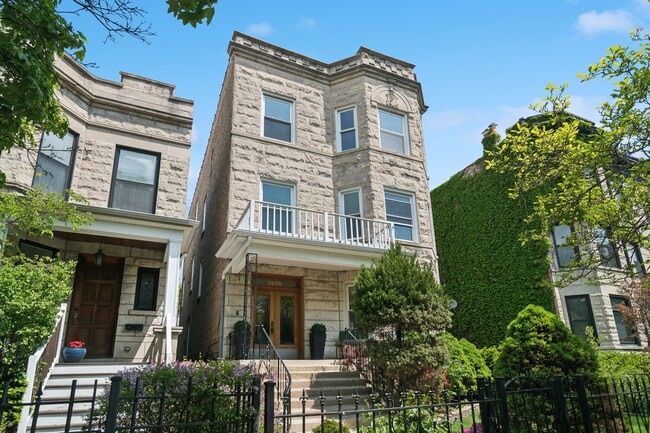 Building Photo - 1408 W Belle Plaine Ave