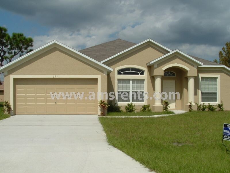251 Magellan Dr, Kissimmee, FL 34758