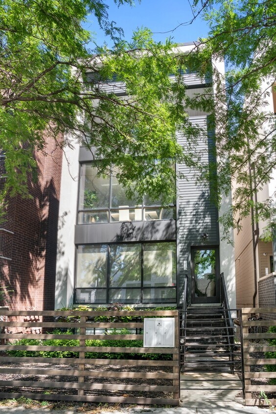 1904 W Armitage Ave Unit 3, Chicago, IL 60622 Condo for Rent in