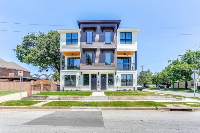 Building Photo - 3147 Forest Park Blvd