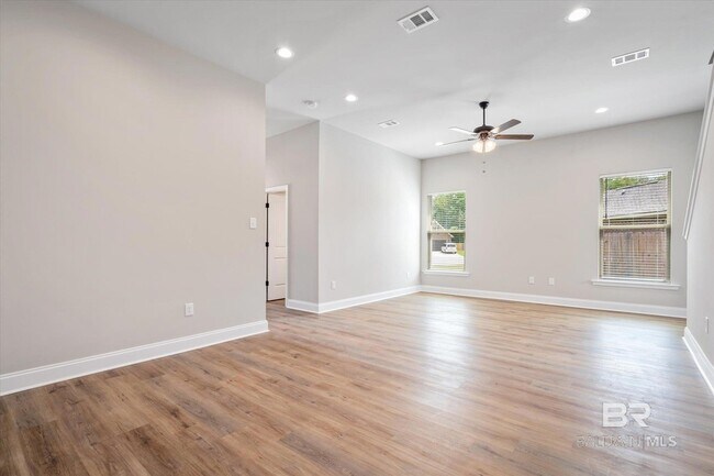 Building Photo - 950 Gibson Ct