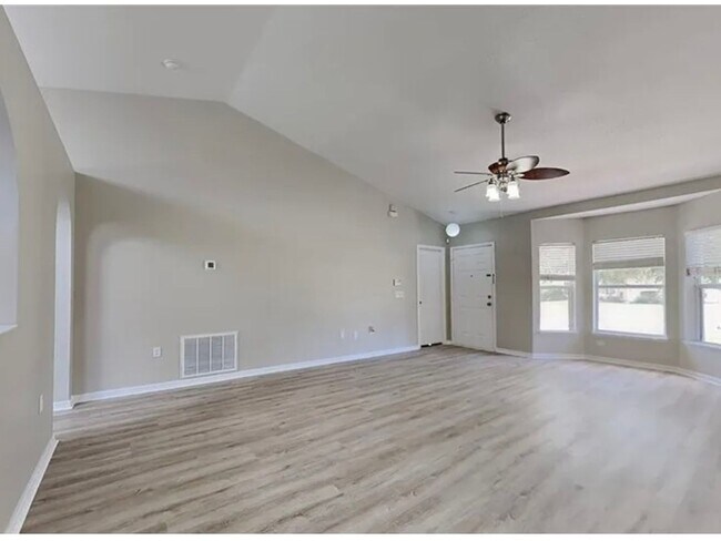 Building Photo - 3 Bedroom Single Family Home in Palm Bay