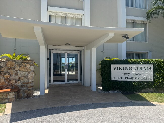 Foto del edificio - 1527 S Flagler Dr