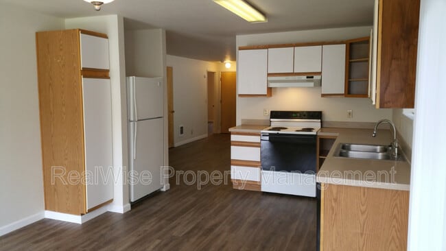 Building Photo - 1335 SW 16th St