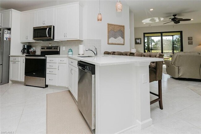 Foto del edificio - 5988 Mayflower Way