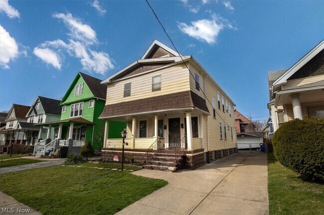 Building Photo - 11915 Browning Ave