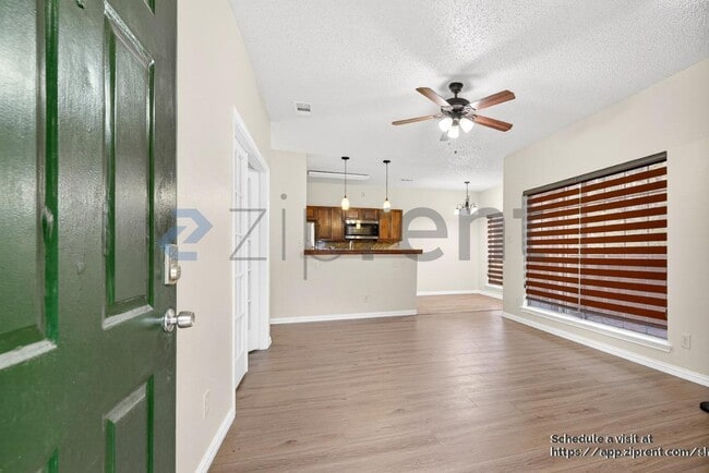 Foto del edificio - 4101 Esters Rd