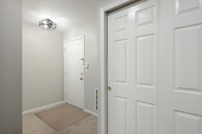 Foto del edificio - 91 Jamestown Rd