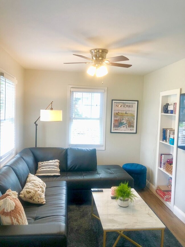 Building Photo - Gorgeous 4 Bedroom SFH in Glen Burnie!