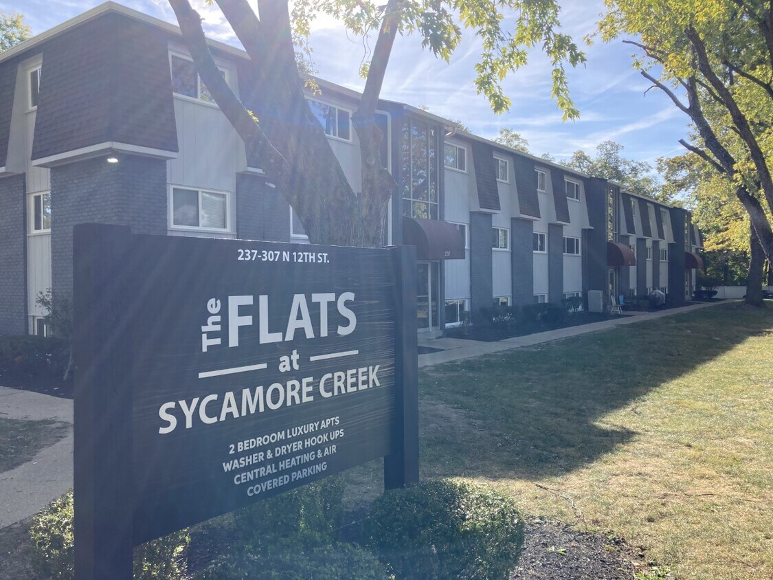 The Flats at Sycamore Creek Apartments at 237311 N 12th St
