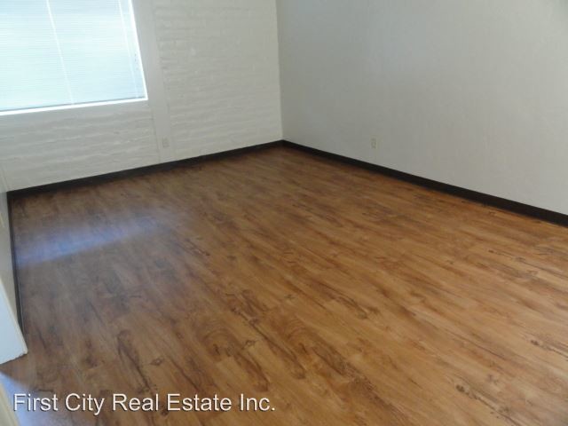 Building Photo - 1207 Forest Ave