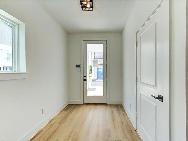 Foto del edificio - 4035 Buck St