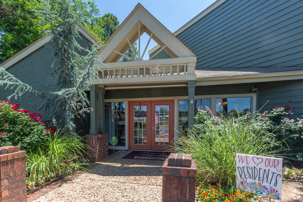 Urban Oaks 51st Apartments 2102 E 51st St S Tulsa, OK