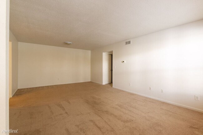 Foto del edificio - 127 Fieldcrest St