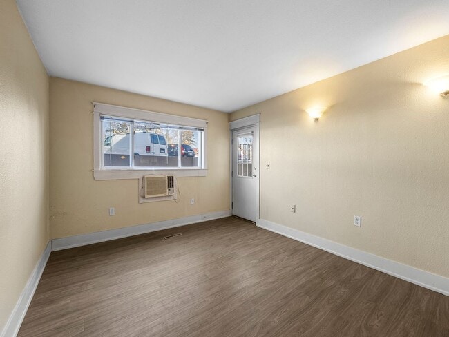 Foto del edificio - Prime Old Town Location | 2 Bed, 1 Bath Condo