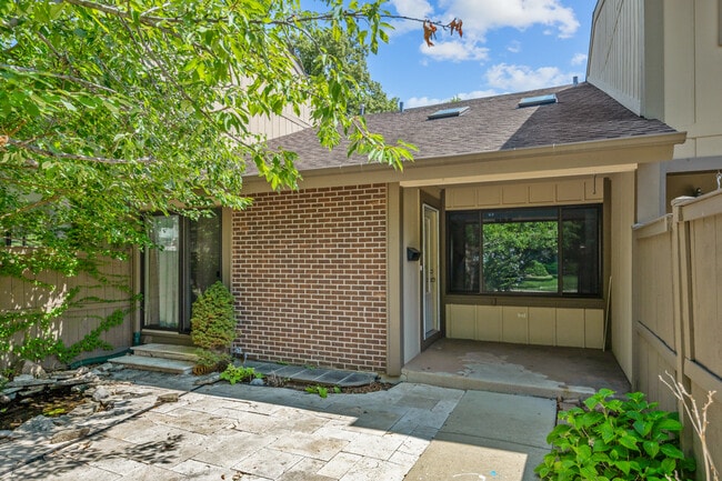 Building Photo - 713 Acadia Ct