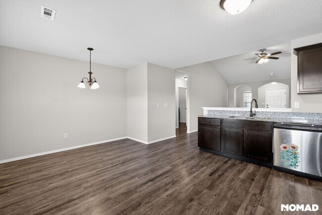 Building Photo - 4307 SW Lenox Ave