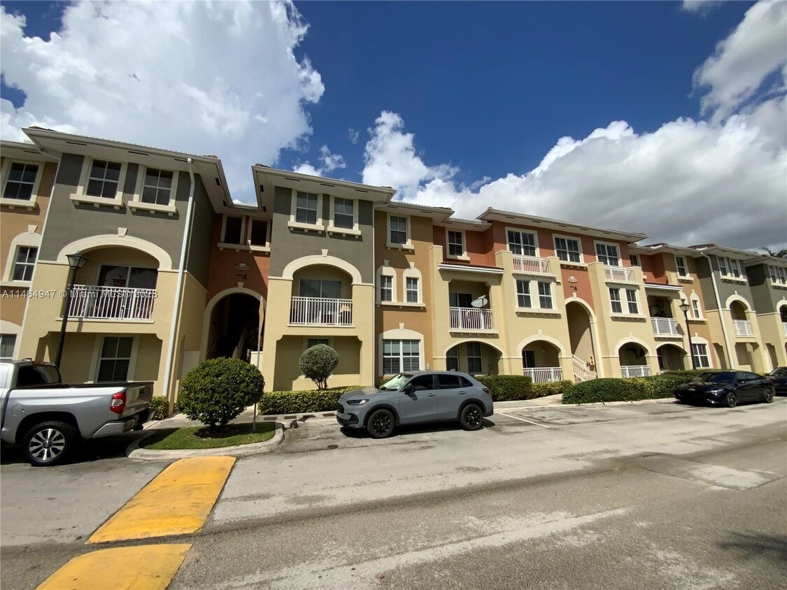 10805 NW 89th Terrace Unit 2084, Doral, FL 33178 Condo for Rent in