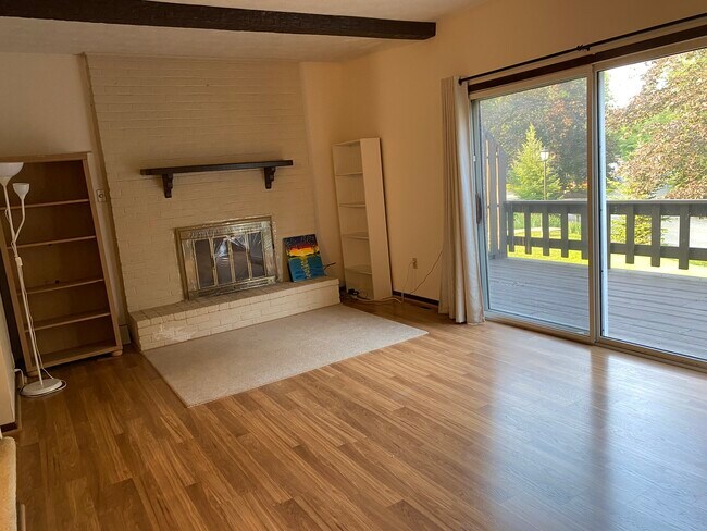 Foto del edificio - 1615 Harewood Sq