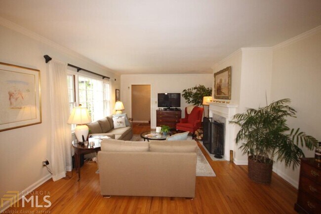 Foto del edificio - 80 Interlochen Dr NE