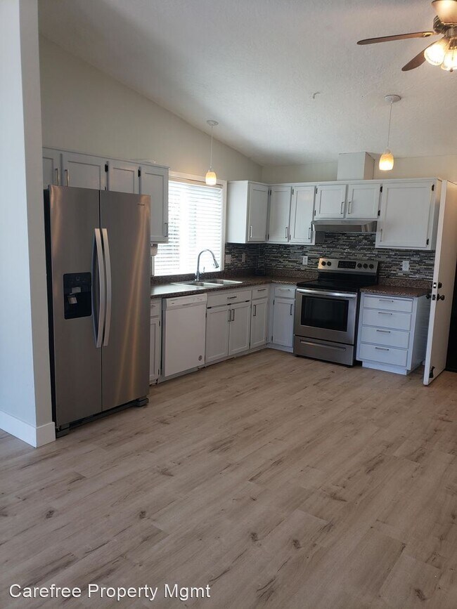 Building Photo - 3 br, 2 bath House - 2214 SW Spence Court