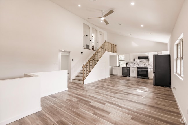 Building Photo - 21048 Peachland Blvd