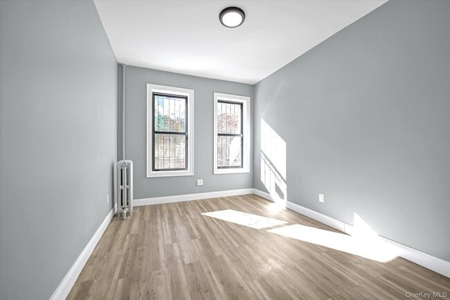 Foto del edificio - 438 E 98th St