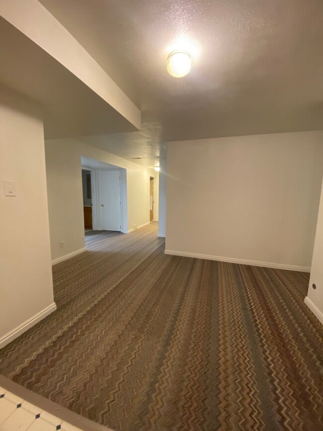 Building Photo - 6051 Richardson Ln