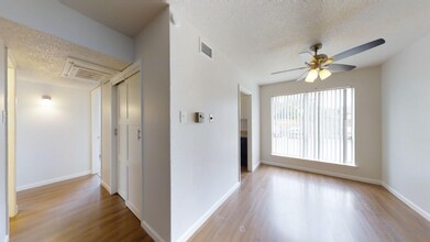 Building Photo - 5221 Bonita Ave
