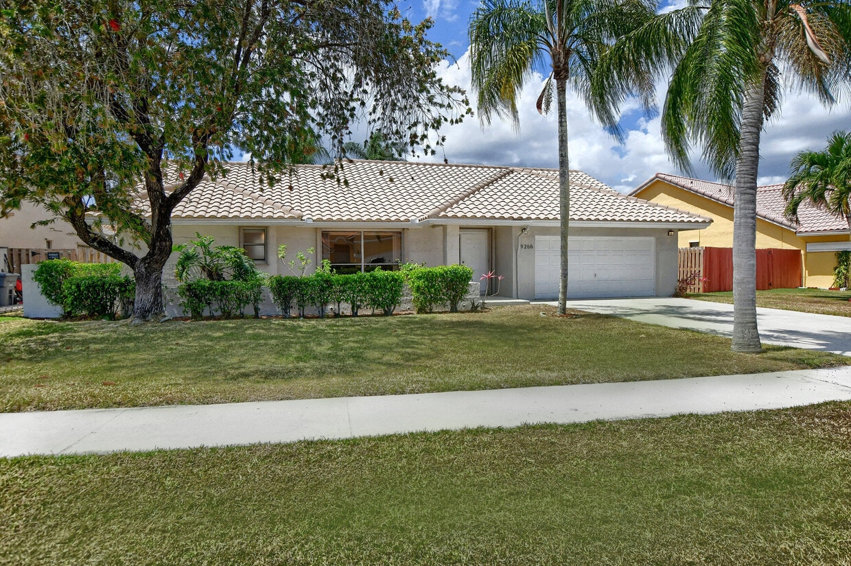 9266 Laurel Green Dr, Boynton Beach, FL 33437 House Rental in Boynton