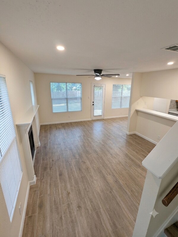 Foto del edificio - 13303 Lyndhurst St