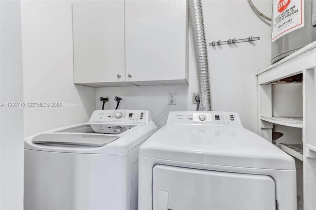 Foto del edificio - 812 SW 13th St