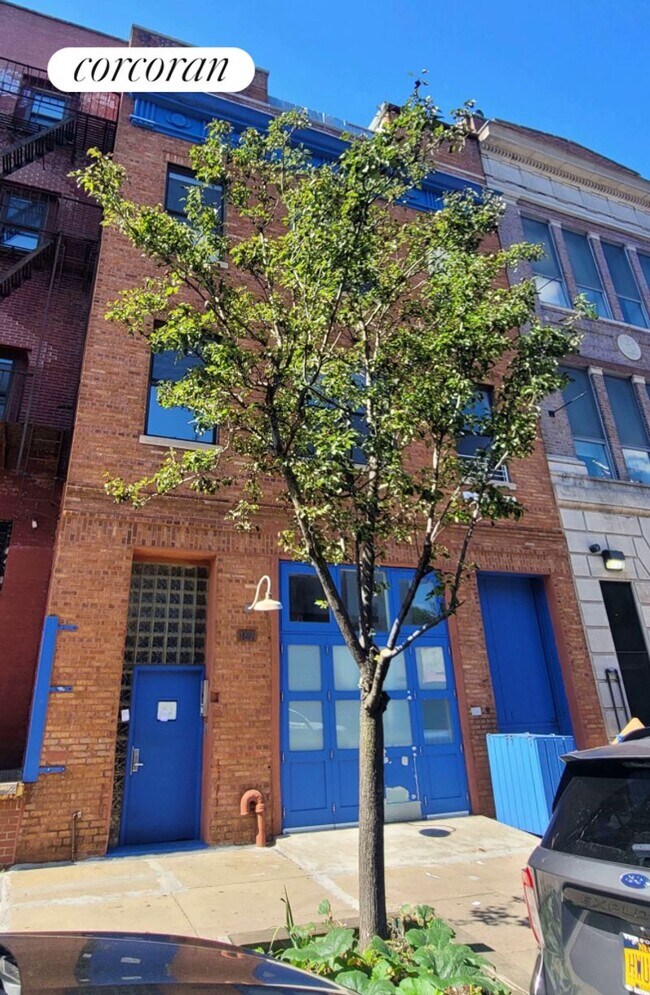 Foto del edificio - 162 Carlton Ave