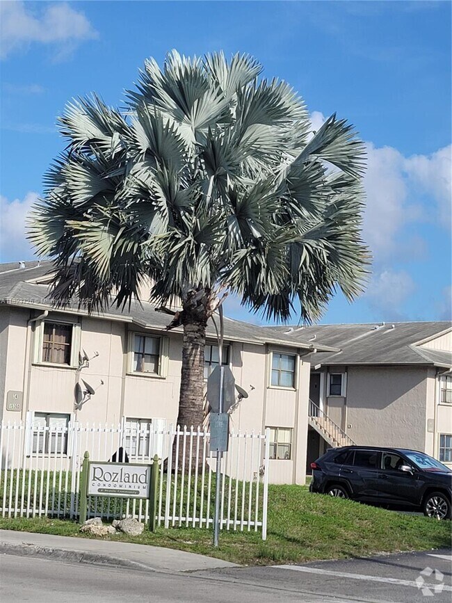 Building Photo - 15354 SW 72nd St