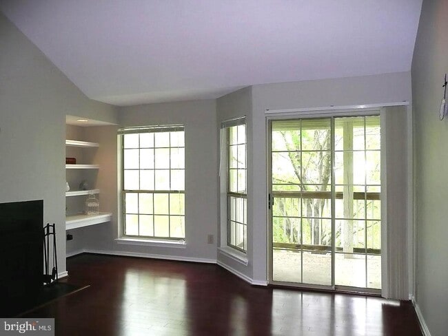 Building Photo - 3903 Penderview Dr