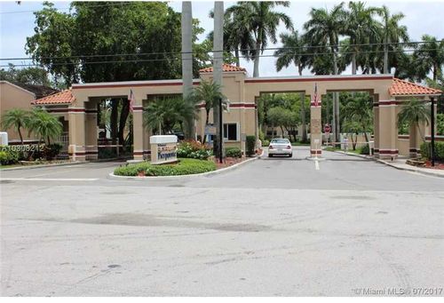 Foto principal - 11974 NW 11th St