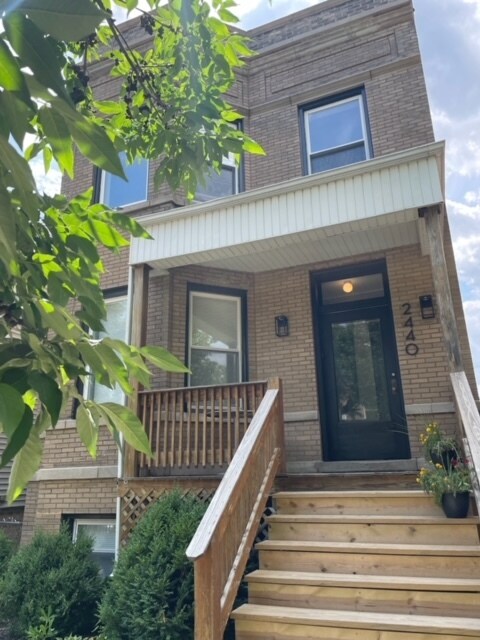 Foto del edificio - 2440 N Saint Louis Ave