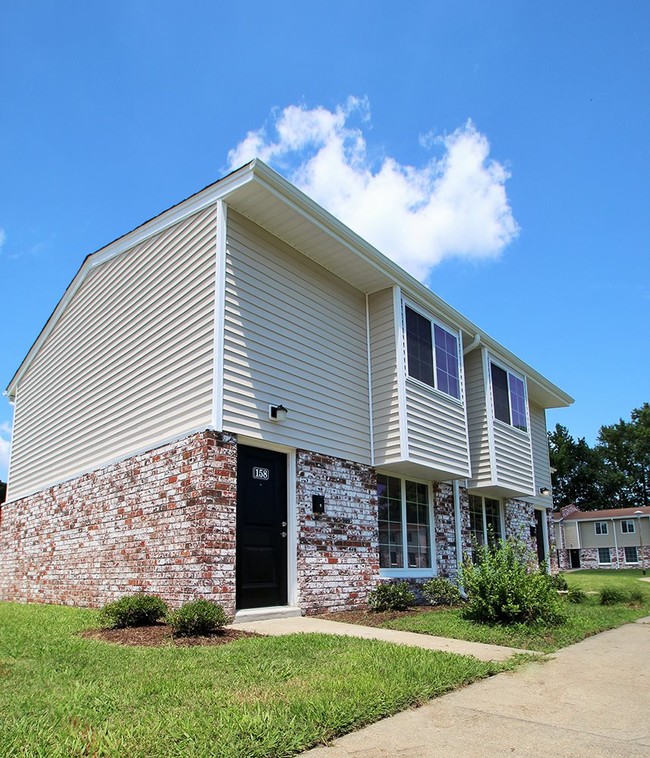 Foto del edificio - Buckroe Pointe Apartment Townhomes