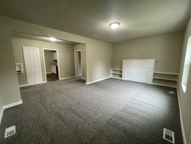 Foto del edificio - Large 2 Bedroom for Rent Marshalltown