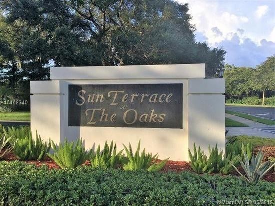 Foto principal - 10901 Myrtle Oak Ct