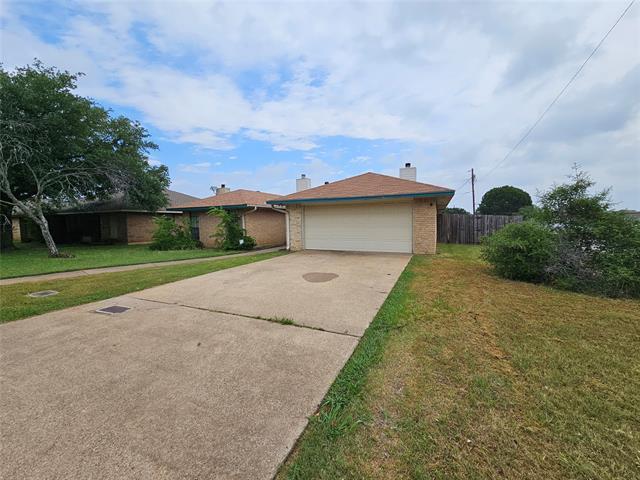 Primary Photo - 217 Silver Creek Dr