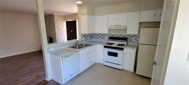 Foto del edificio - 903 Taulbee Ln