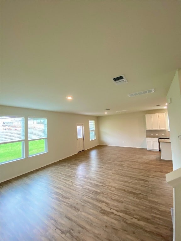 Building Photo - 541 Summer Pointe