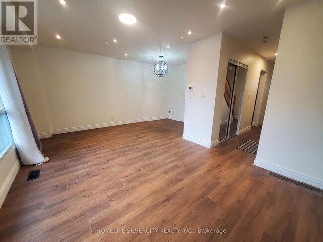 Building Photo - 475-475 Bramalea Rd